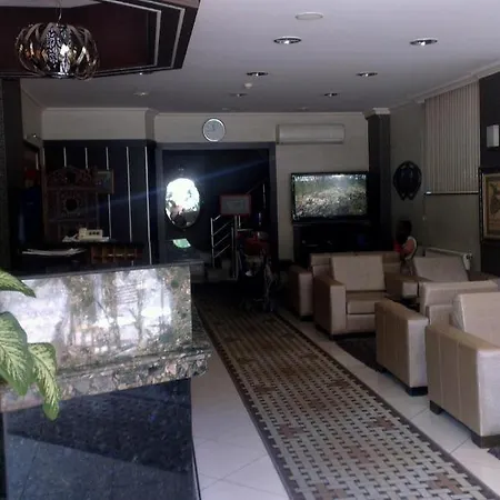 Nayla Κωνσταντινούπολη